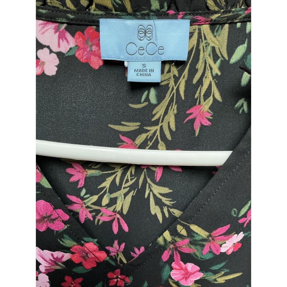 CeCe Black Floral Blouse Size S Long Sleeve Ruffle Neck Top - Picture 2 of 3
